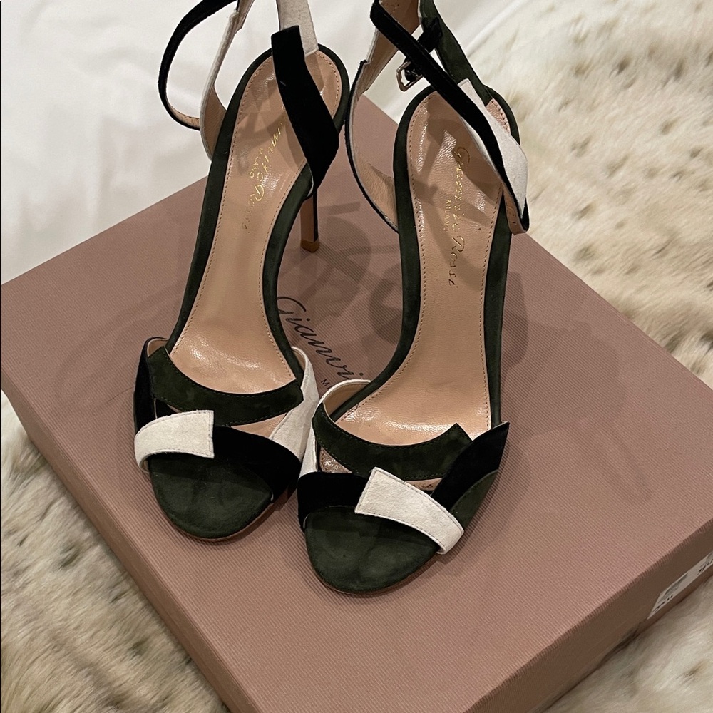Gianvito Rossi Black and Cream Strappy Heels